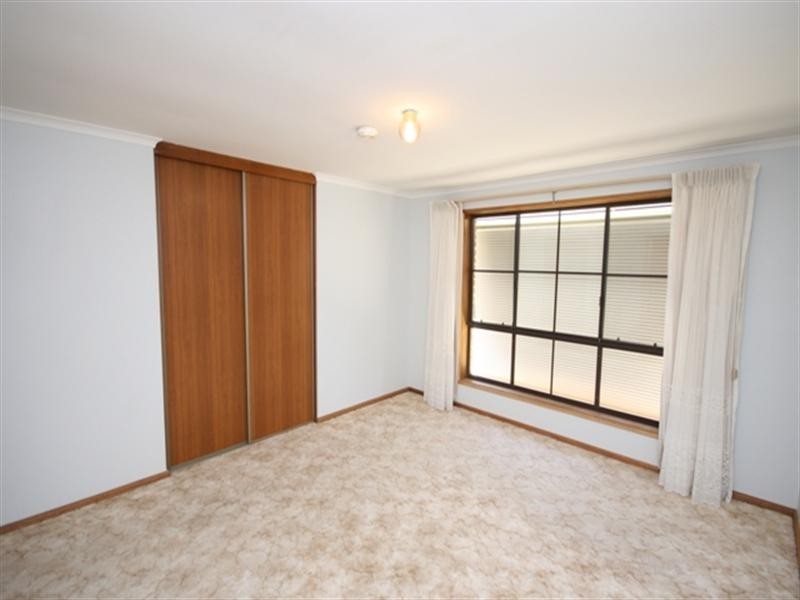 20 Beare Street, Clare SA 5453