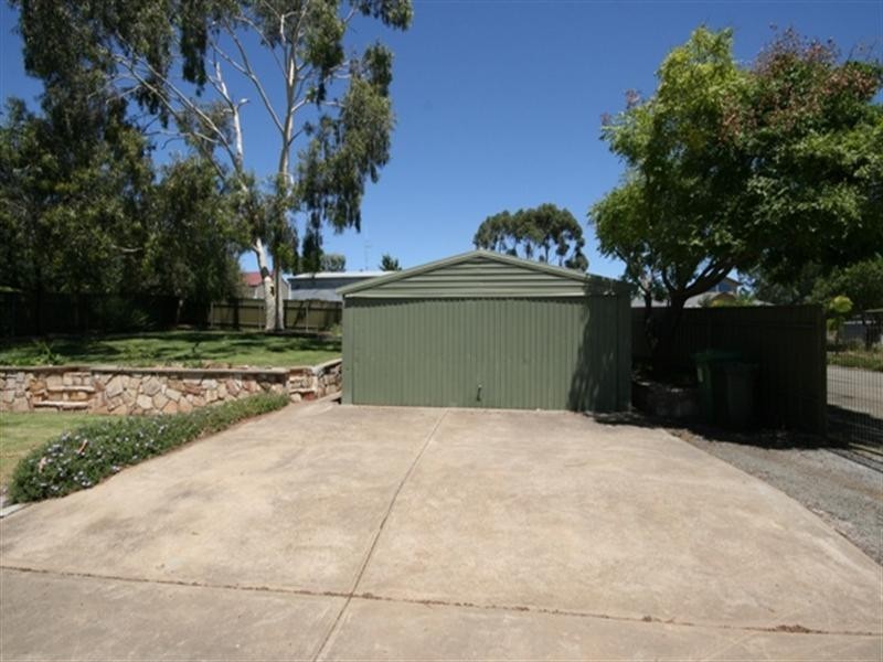 20 Beare Street, Clare SA 5453