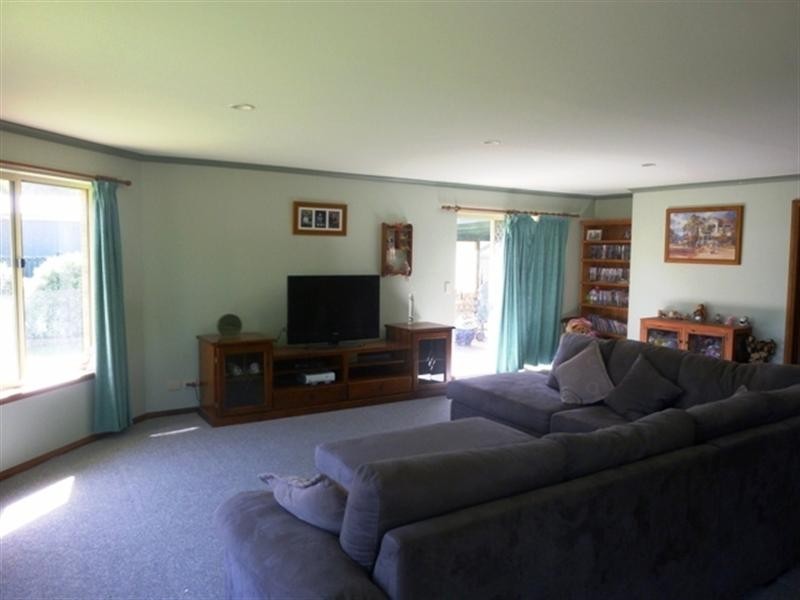 7 Opie Street, Clare SA 5453