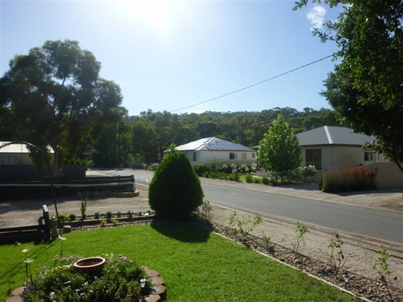 7 Opie Street, Clare SA 5453