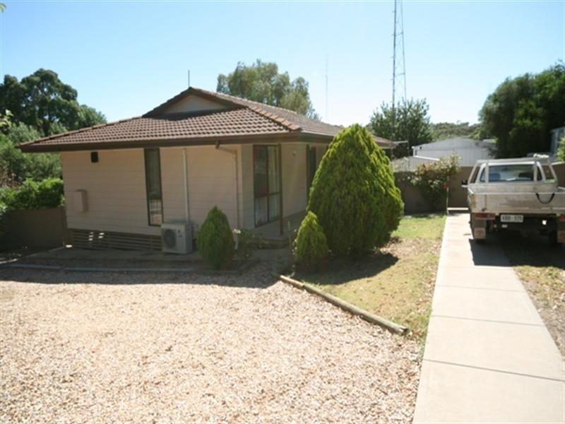 3 Newton Long Drive, Clare SA 5453