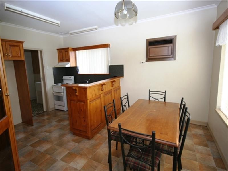 26 Beare Street, Clare SA 5453