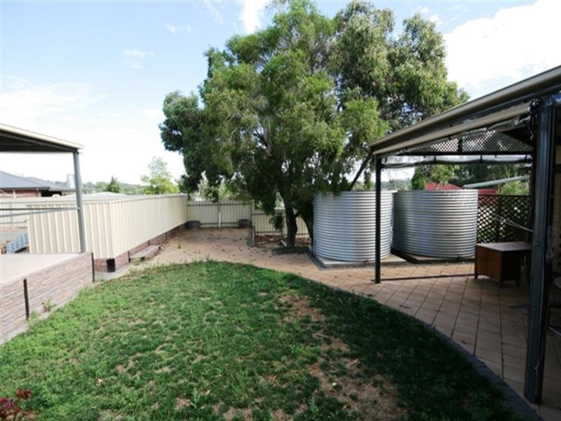 26 Beare Street, Clare SA 5453