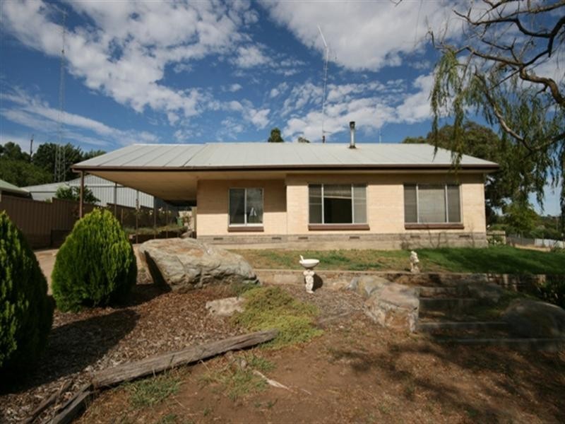 26 Beare Street, Clare SA 5453