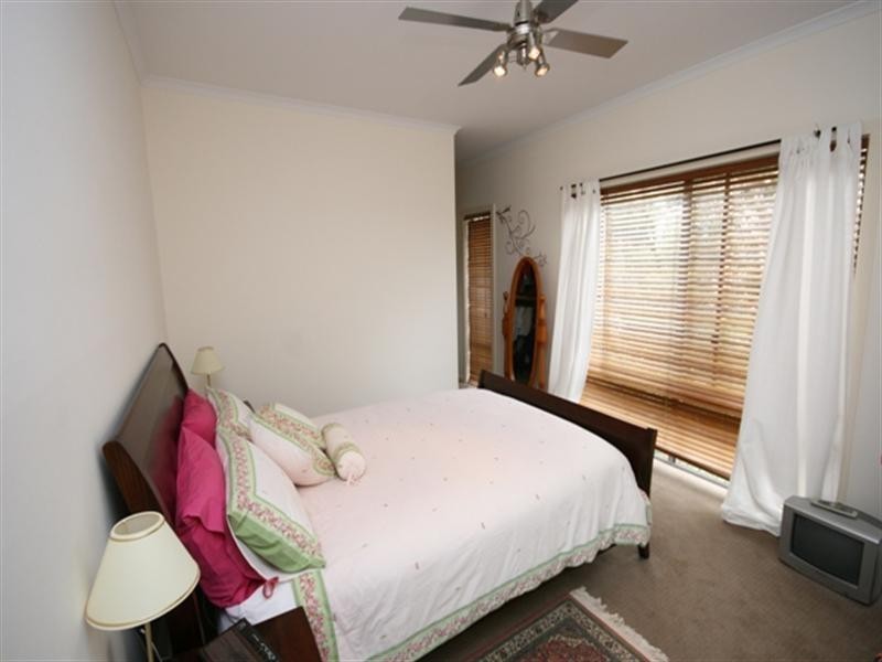 13 Michael Court, Clare SA 5453