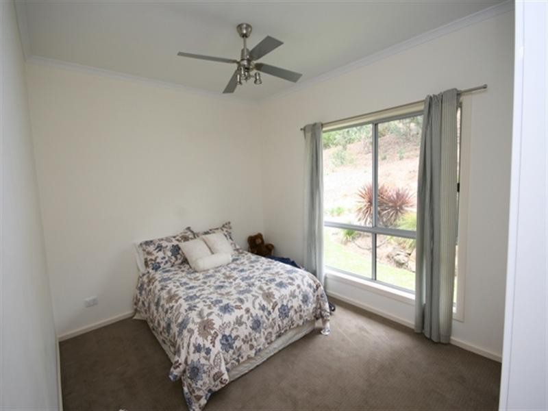13 Michael Court, Clare SA 5453