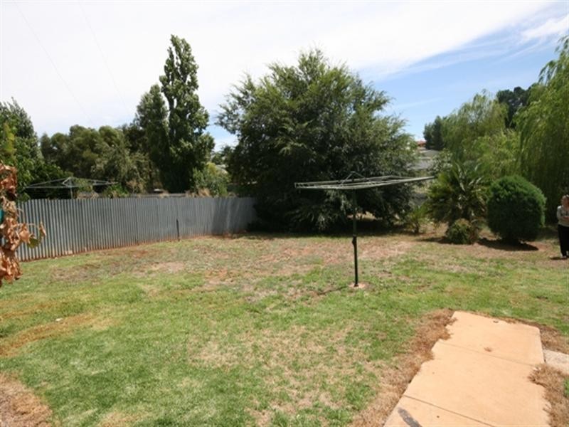 29 Essington Avenue, Clare SA 5453
