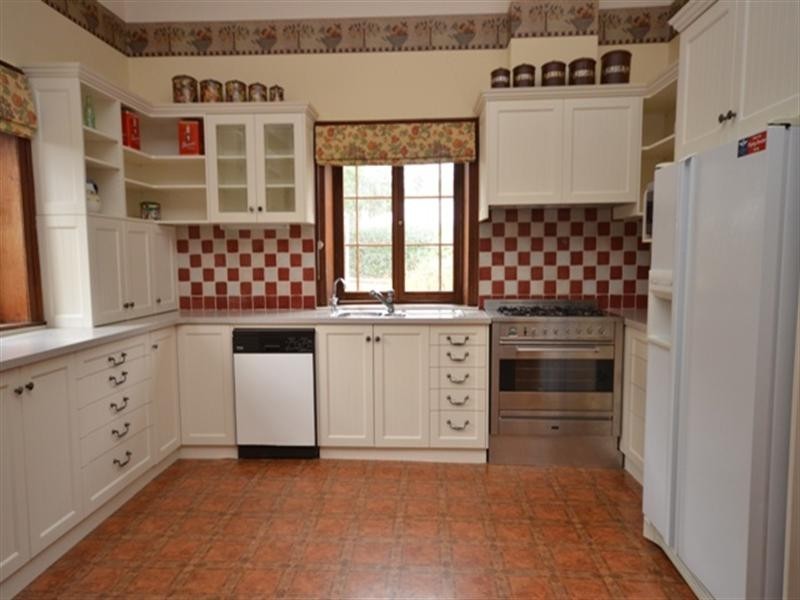 33 Union Street, Clare SA 5453