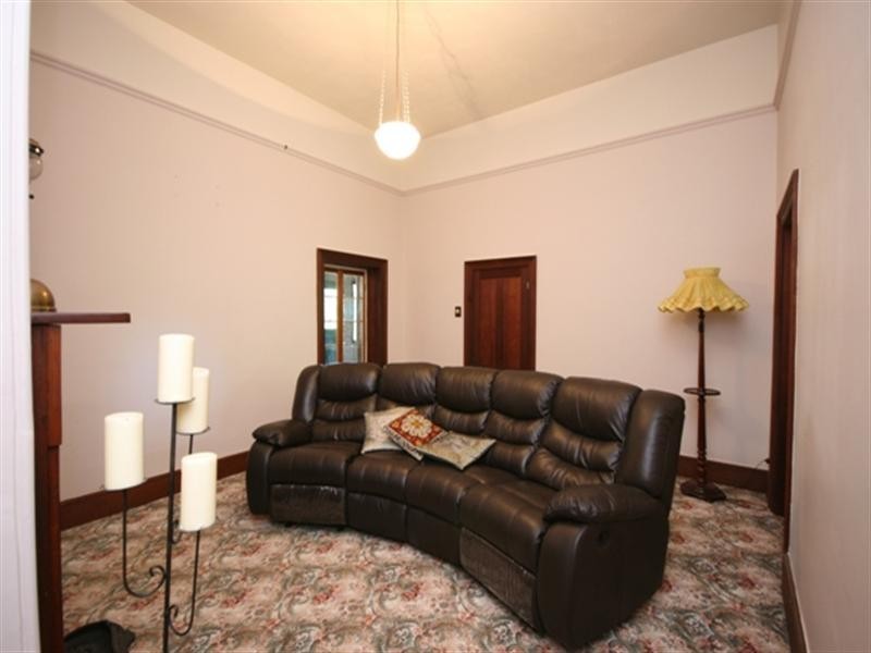 33 Union Street, Clare SA 5453