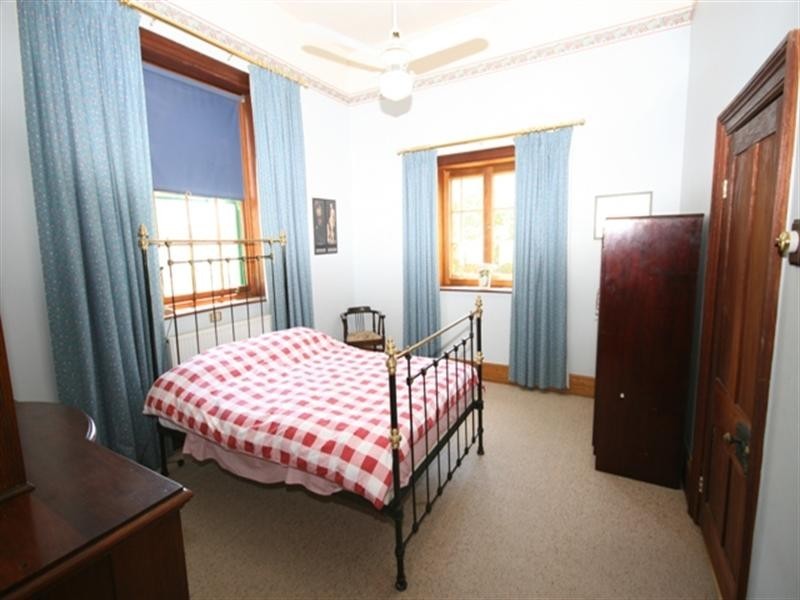 33 Union Street, Clare SA 5453