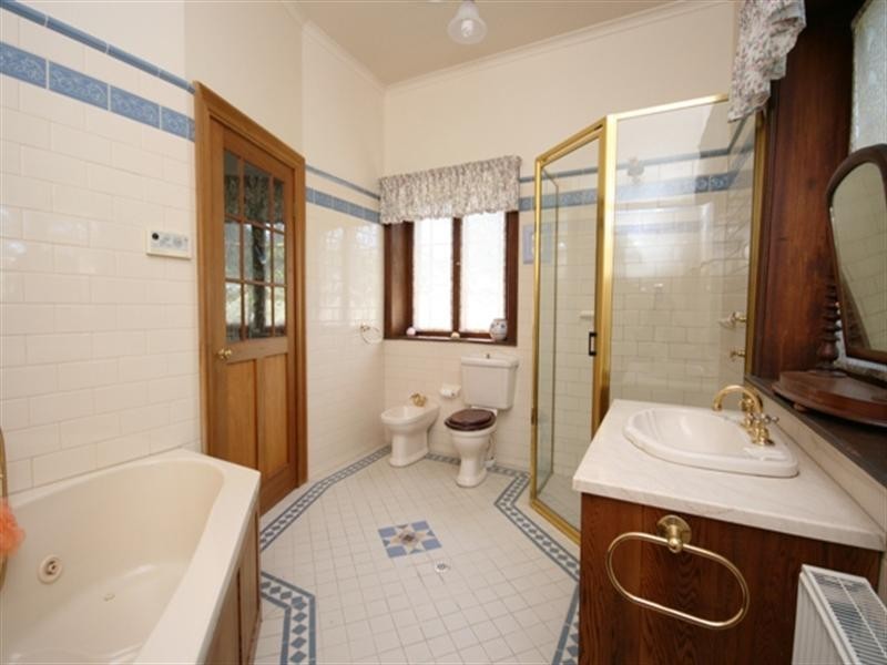 33 Union Street, Clare SA 5453