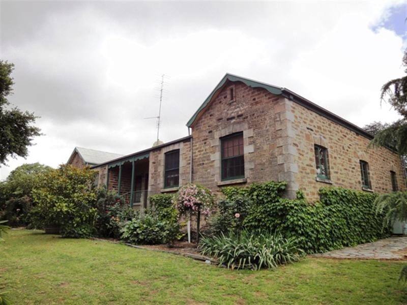 33 Union Street, Clare SA 5453