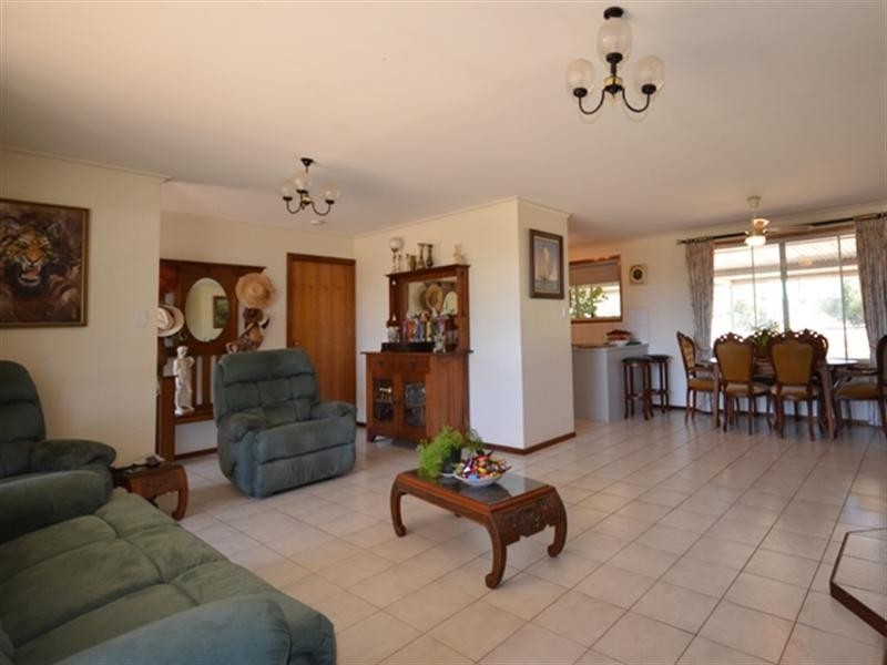 17 Glynn Street, Riverton SA 5412