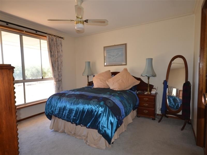 17 Glynn Street, Riverton SA 5412