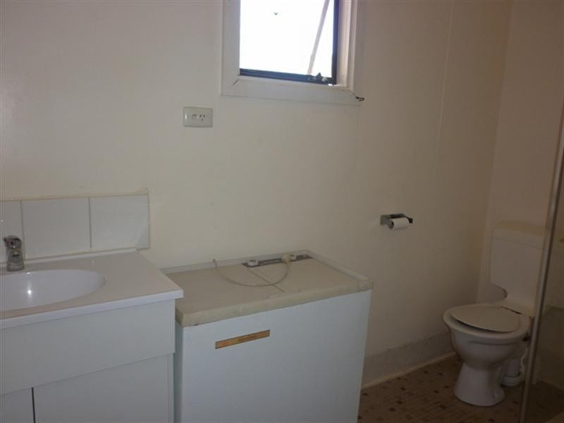 2a Young Place, Clare SA 5453