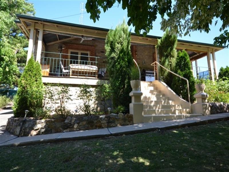 30 New Road, Clare SA 5453