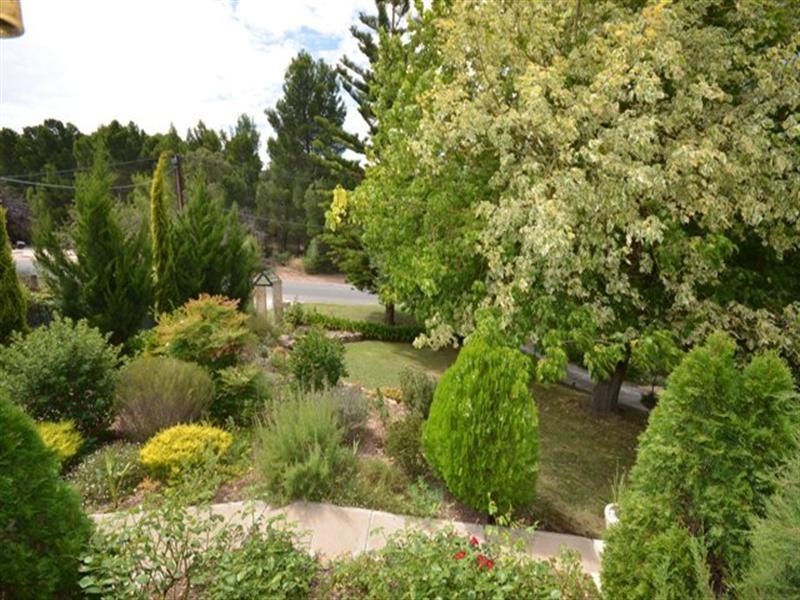 30 New Road, Clare SA 5453