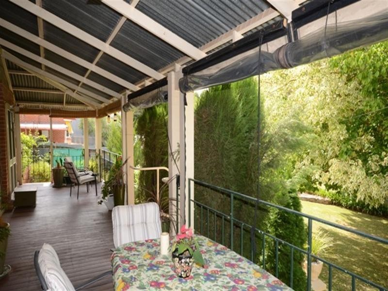 30 New Road, Clare SA 5453