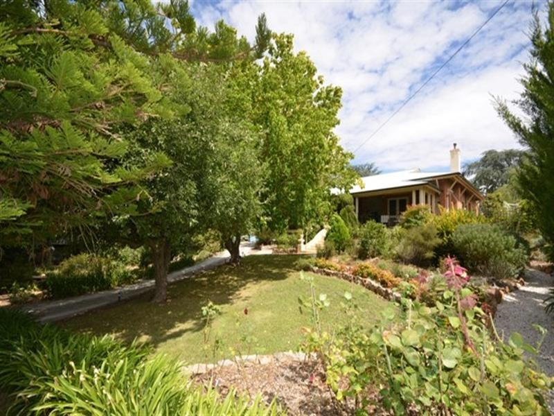 30 New Road, Clare SA 5453