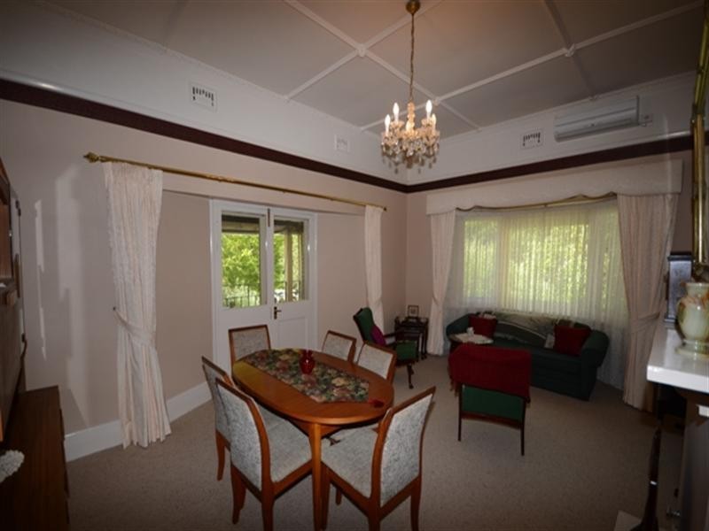 30 New Road, Clare SA 5453