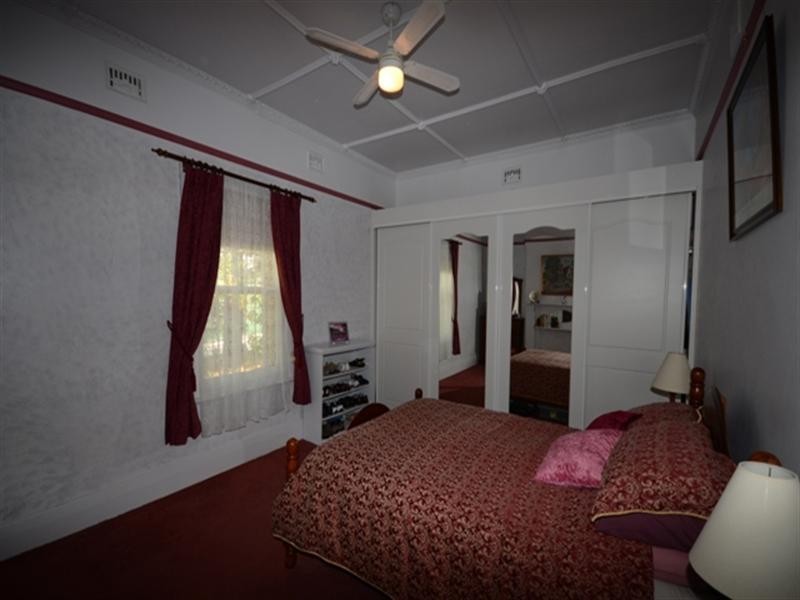 30 New Road, Clare SA 5453