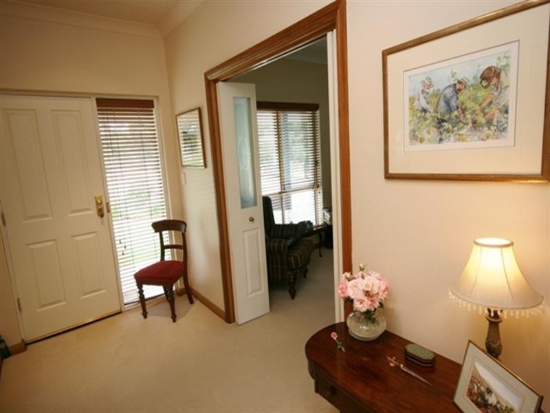 11 Jarman Crescent, Clare SA 5453