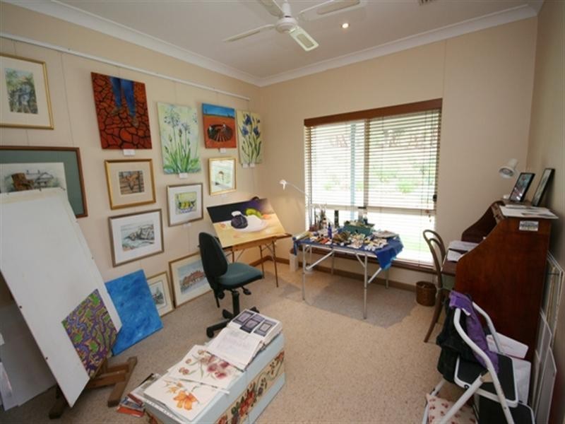 11 Jarman Crescent, Clare SA 5453