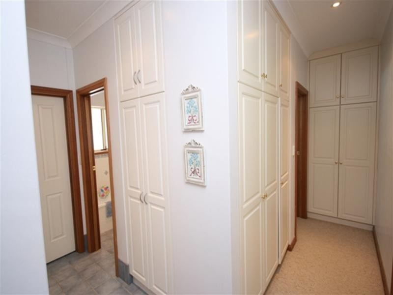 11 Jarman Crescent, Clare SA 5453