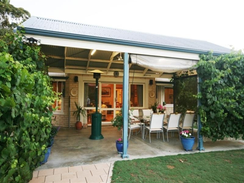 11 Jarman Crescent, Clare SA 5453