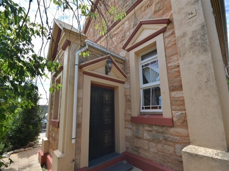 8 Sixth Street KOOLUNGA, Clare SA 5453