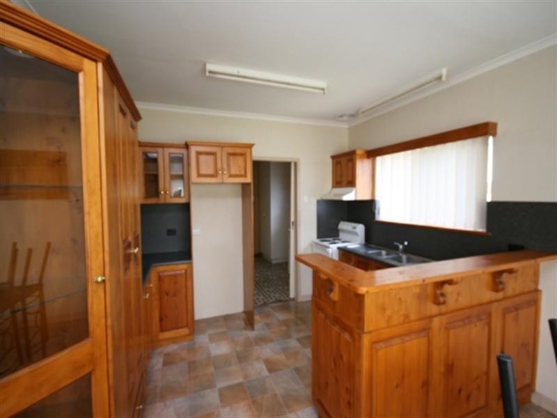 26 Beare Street, Clare SA 5453