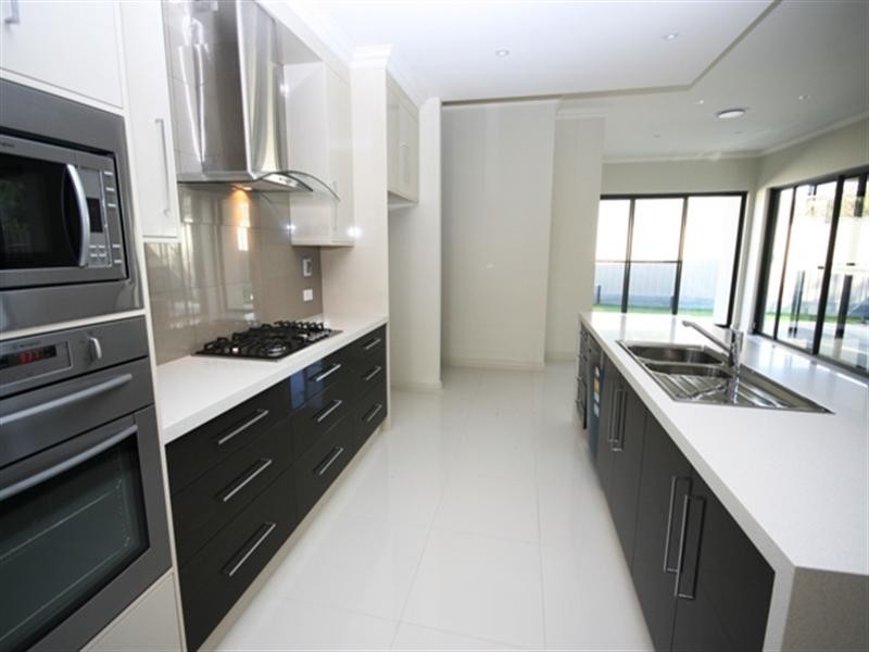 6 Strickland Street, Clare SA 5453