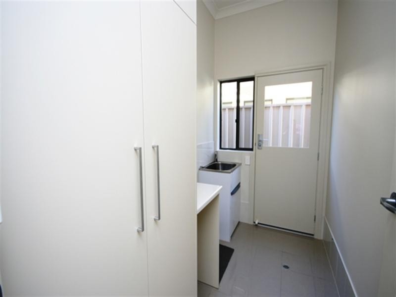 6 Strickland Street, Clare SA 5453