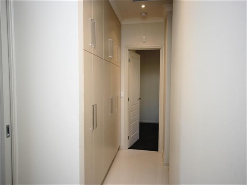 6 Strickland Street, Clare SA 5453