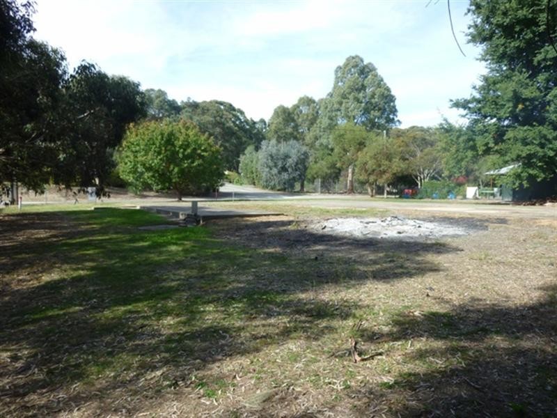 16 East Terrace, Clare SA 5453