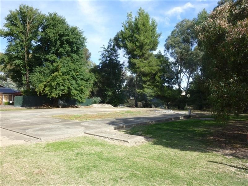 16 East Terrace, Clare SA 5453