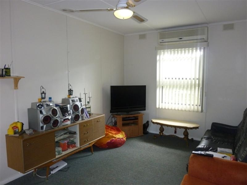 37 Essington Avenue, Clare SA 5453