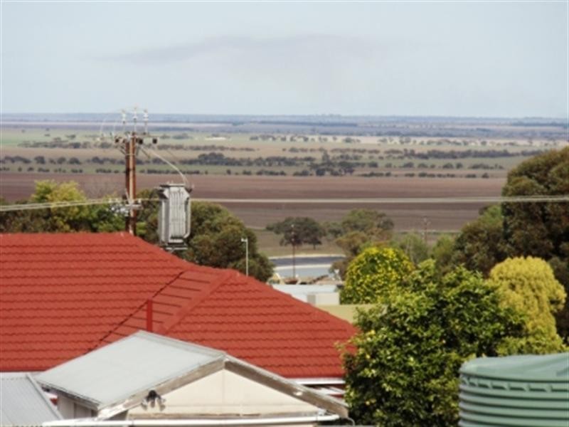 39 Clinton Road, Maitland SA 5573