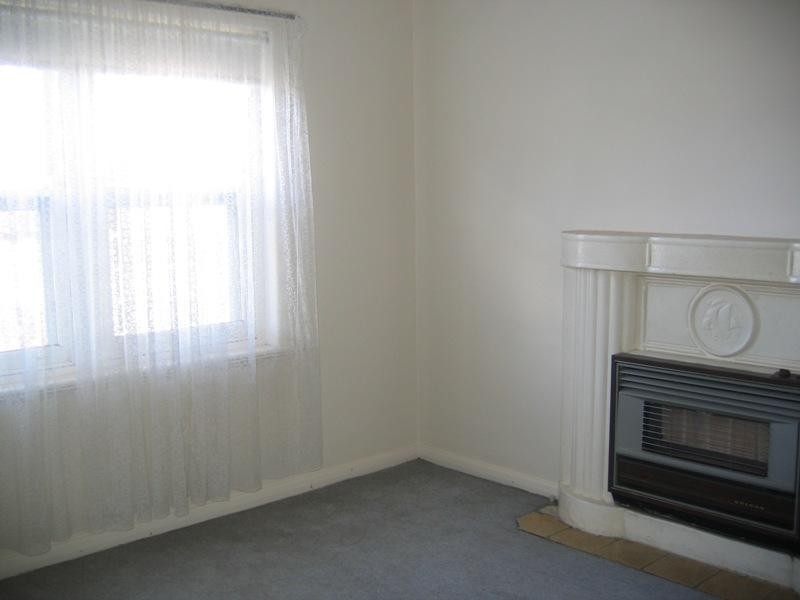 13 Charles Street, Clare SA 5453