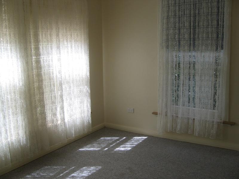 13 Charles Street, Clare SA 5453