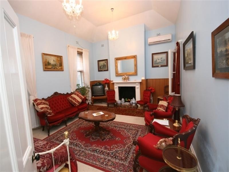 19 Commercial Street, Burra SA 5417