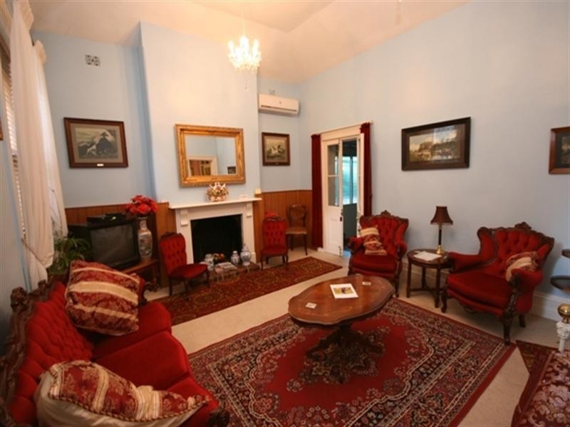 19 Commercial Street, Burra SA 5417