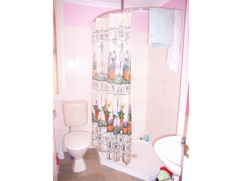 19 Commercial Street, Burra SA 5417