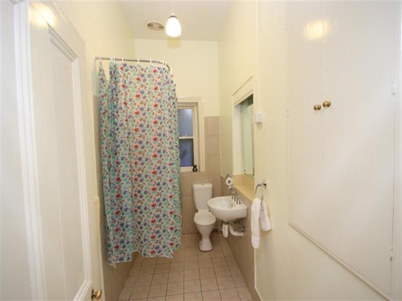 19 Commercial Street, Burra SA 5417