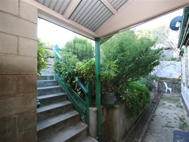 19 Commercial Street, Burra SA 5417