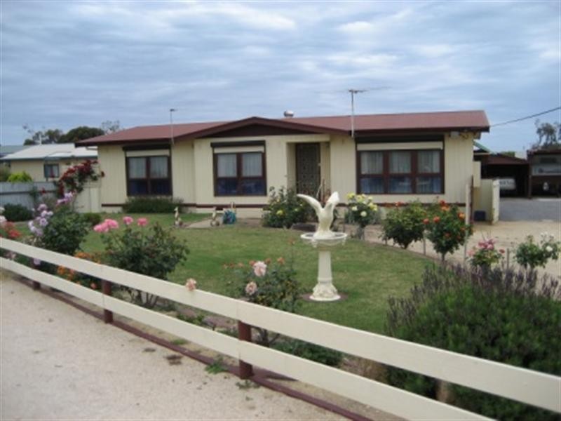 4 Tiddy Widdy Road, Ardrossan SA 5571