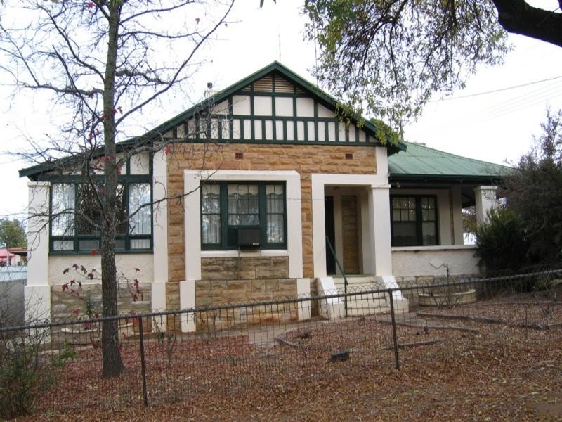 22 Daly Street, Clare SA 5453