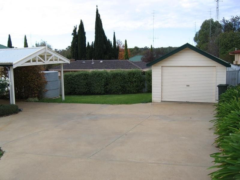 22 Daly Street, Clare SA 5453