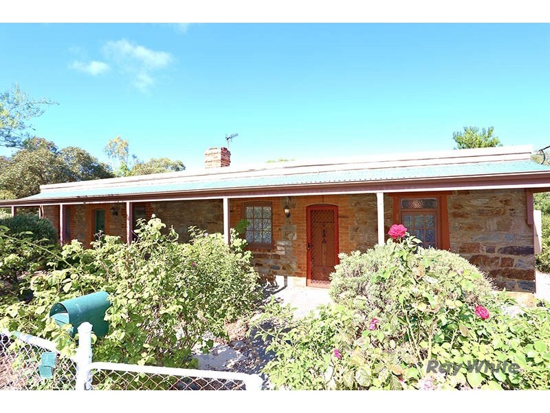 8 Ayers Street, Burra SA 5417
