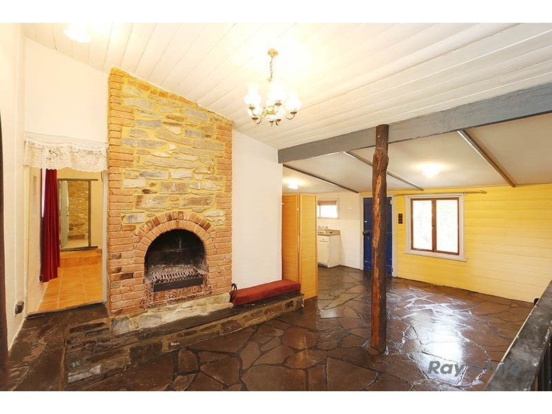 8 Ayers Street, Burra SA 5417